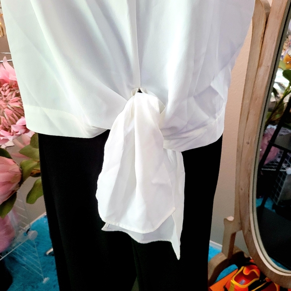 women's elegant sleeveless blouse - Picture 2 of 5